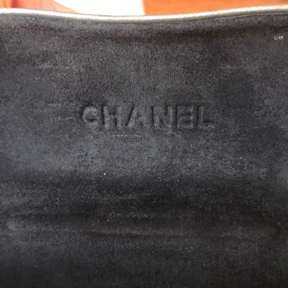 CHANEL Marbled, Pewter, silver, hard, large clam shell sunglasses case ￼